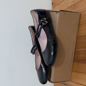 Girls Dress Shoes Mary Jane Shoe - Kids Size 4 - Black